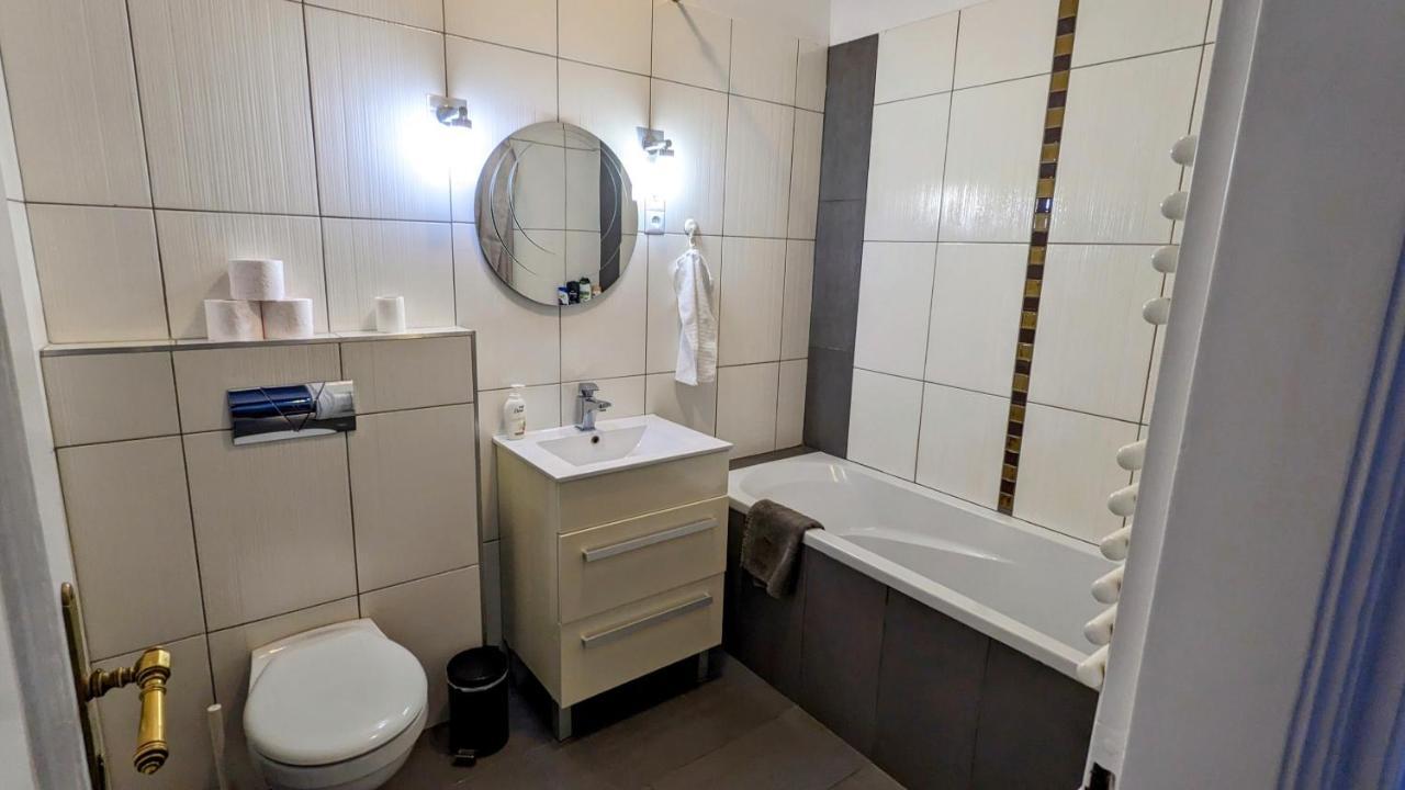 Freeparking - Great Synagogue Apartment, 2 Bedroom, 5 People ,Wifi, Ac Boedapest Buitenkant foto